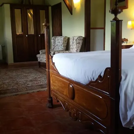 Отель Cruells Campelles